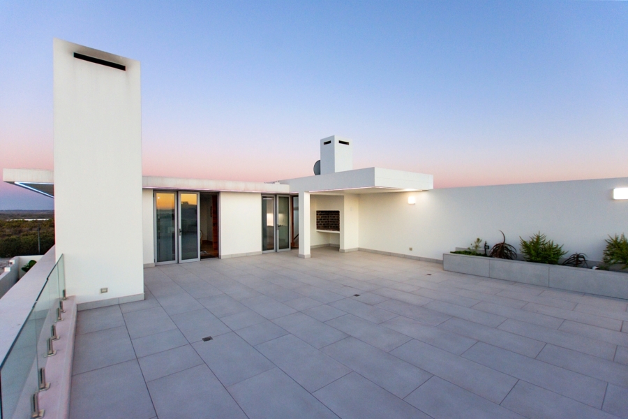 5 Bedroom Property for Sale in Paradise Beach Western Cape